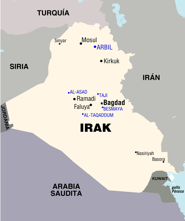 Trak y los paises vecinos. Se indican en azul las bases militares desde que oprean los asesores estadounidenses en Irak