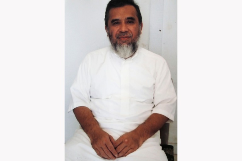 Encep Nurjamen, tambin conocido como Hambali, fotografiado en Guantnamo con una tnica blanca y una barba corta y canosa.