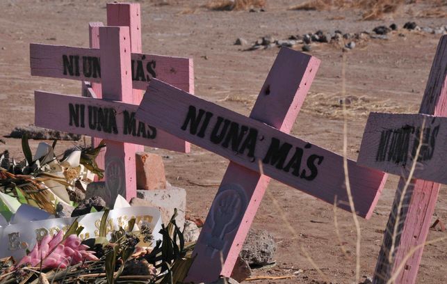Cruces por las mujeres asesinadas en Campo Algodonero en Mxico