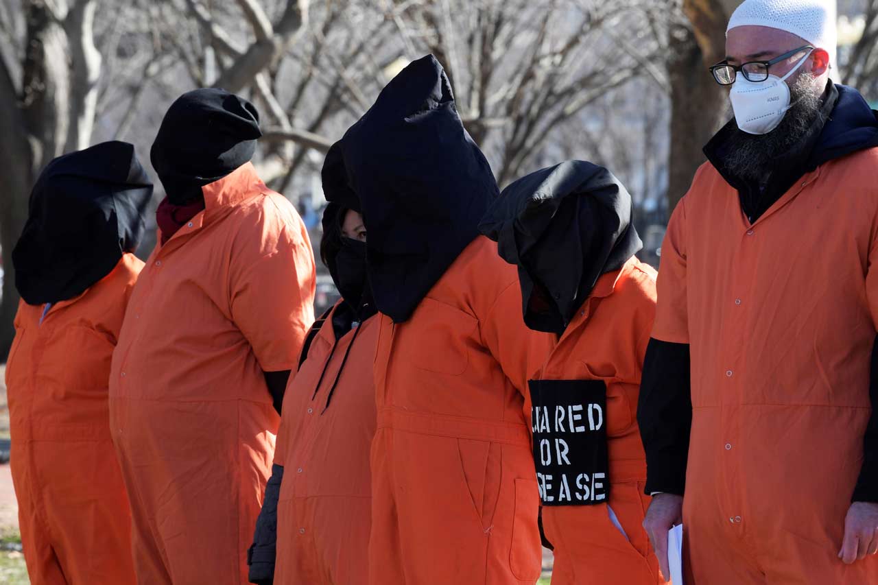 Activistas exigen el cierre de la prisión de Guantánamo, lugar de torturas y abusos - Guantanamo-prision-Estados-Unidos-tortura-protesta-3