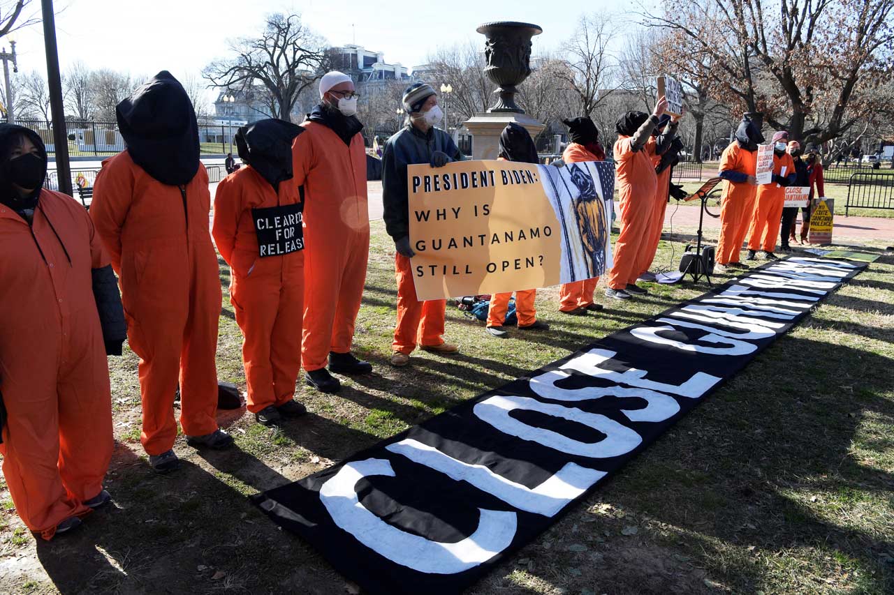 Activistas exigen el cierre de la prisin de Guantnamo, lugar de torturas y abusos - Guantanamo-prision-Estados-Unidos-tortura-protesta-5