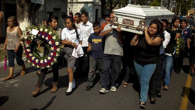 La alumna muerta a tiros tena nexos con una pandilla, dice el presidente de Guatemala