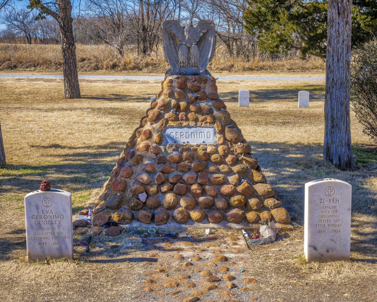 La tumba del jefe indio apache Gernimo en Fort Sill, Oklahoma, donde fue mantenido prisionero y desde finales del siglo XIXI y donde muri en 1909. (Flickr/Mobilus In Mobili, CCBY-SA 2.0)