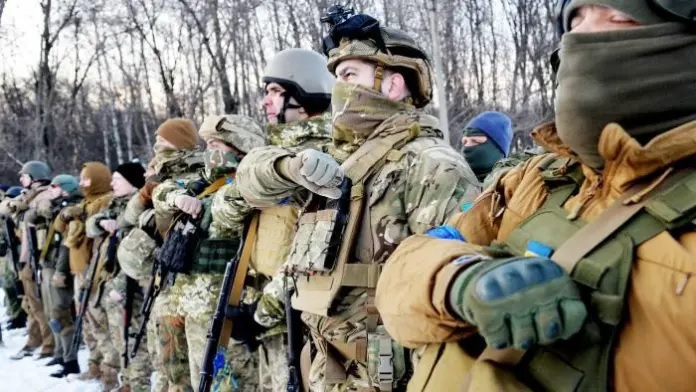 No confundan patriotismo y nazismo': las fuerzas Azov de Ucrania enfrentan un escrutinio | Tiempos financieros