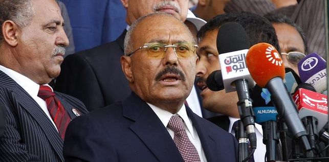 Los rebeldes yemenes amenazan a Saleh tras su "golpe"
