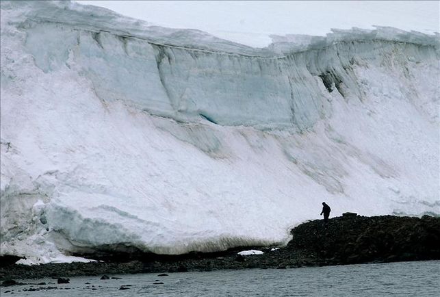 La superficie helada del rtico en invierno alcanza un mnimo histrico